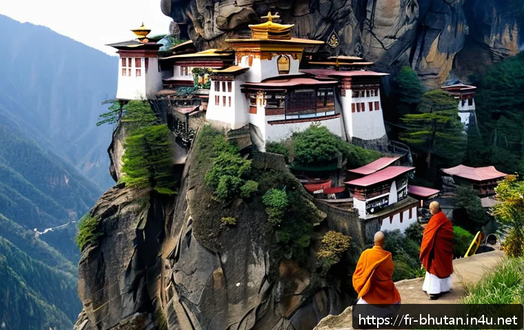 부탄의 유네스코 세계문화유산 - A breathtaking view of the Paro Taktsang monastery, also known as the Tiger&rsquo;s Nest, perched dramatic...